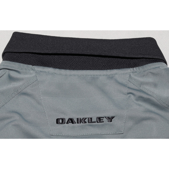 Oakley Tailored Fit Men's Short Sleeve Golf Polo Shirt Size Medium - Picture 4 of 8